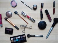 Kosmetik dan Alat-Alat Makeup untuk Pemula