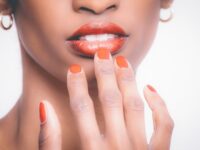 Warna Lipstik yang Tahan Lama dan Tidak Mudah Luntur Saat Makan