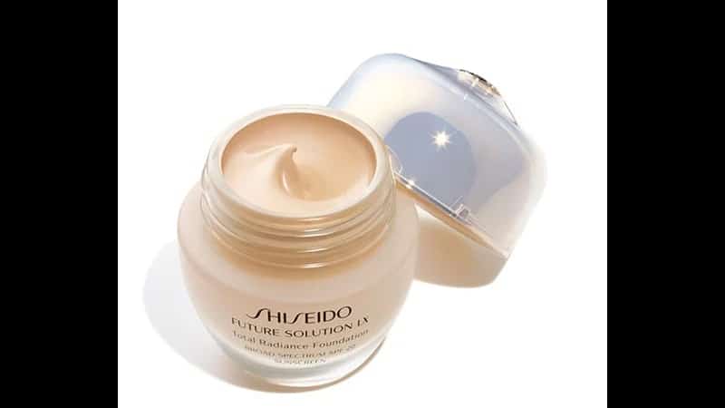 Rangkaian Produk Shiseido Future Solution LX - Total Radiance Foundation