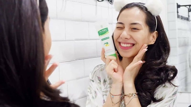 Rekomendasi Facial Wash untuk Kulit Berjerawat - Acnes